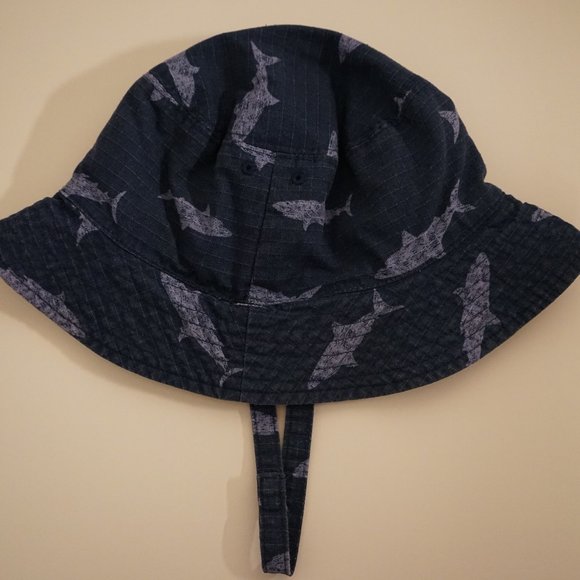 Large, Old Navy Toddler Navy Blue Shark Bucket Hat - Picture 1 of 2